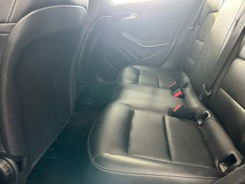MERCEDES-BENZ A-CLASS 1.6 A180 SE Hatchback 5dr Petrol 7G-DCT Euro 6 (s/s) (122 ps)