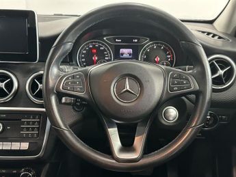 MERCEDES-BENZ A-CLASS 1.6 A180 SE Hatchback 5dr Petrol 7G-DCT Euro 6 (s/s) (122 ps)