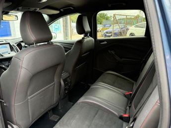 FORD KUGA 2.0 TDCi ST-Line SUV 5dr Diesel Powershift Euro 6 (120 ps)