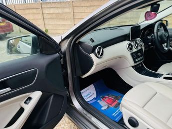 MERCEDES-BENZ A-CLASS 1.5 A180d Sport (Executive) Hatchback 5dr Diesel 7G-DCT Euro 6 (