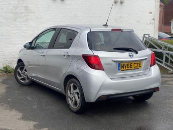TOYOTA YARIS 1.5 VVT-h Icon Hatchback 5dr Petrol Hybrid E-CVT Euro 6 (Safety 