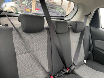 TOYOTA YARIS 1.5 VVT-h Icon Hatchback 5dr Petrol Hybrid E-CVT Euro 6 (Safety 