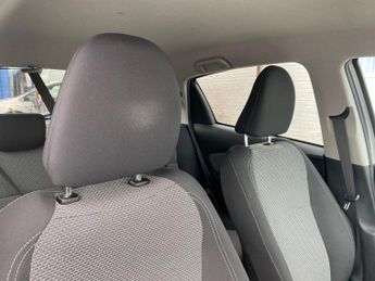 TOYOTA YARIS 1.5 VVT-h Icon Hatchback 5dr Petrol Hybrid E-CVT Euro 6 (Safety 