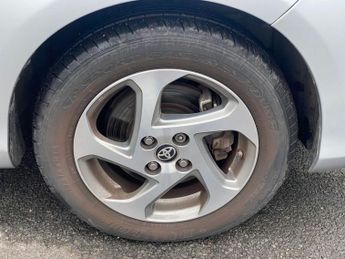 TOYOTA YARIS 1.5 VVT-h Icon Hatchback 5dr Petrol Hybrid E-CVT Euro 6 (Safety 