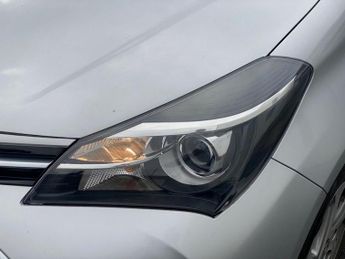 TOYOTA YARIS 1.5 VVT-h Icon Hatchback 5dr Petrol Hybrid E-CVT Euro 6 (Safety 