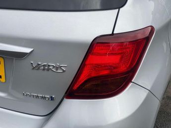 TOYOTA YARIS 1.5 VVT-h Icon Hatchback 5dr Petrol Hybrid E-CVT Euro 6 (Safety 