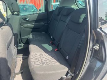 PEUGEOT 3008 1.6 e-HDi Allure SUV 5dr Diesel EGC Euro 5 (s/s) (112 ps)