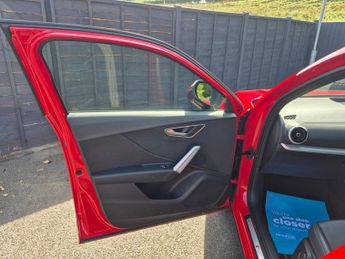 AUDI Q2 2.0 TDI 35 S line SUV 5dr Diesel S Tronic quattro Euro 6 (s/s) (