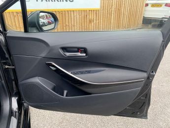 TOYOTA COROLLA 1.8 VVT-h GPF GR SPORT Hatchback 5dr Petrol Hybrid CVT Euro 6 (s
