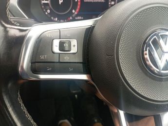 VOLKSWAGEN TIGUAN 2.0 TDI R-Line SUV 5dr Diesel DSG 4Motion Euro 6 (s/s) (150 ps)