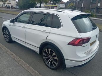 VOLKSWAGEN TIGUAN 2.0 TDI R-Line SUV 5dr Diesel DSG 4Motion Euro 6 (s/s) (150 ps)