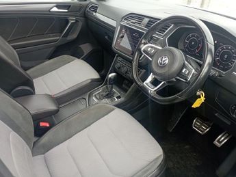 VOLKSWAGEN TIGUAN 2.0 TDI R-Line SUV 5dr Diesel DSG 4Motion Euro 6 (s/s) (150 ps)