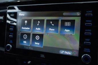 TOYOTA HI-LUX 2.8 D-4D Invincible X Pickup Double Cab 4dr Diesel Auto 4WD Euro