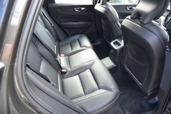 VOLVO XC60 2.0h T8 Twin Engine Recharge 11.6kWh Inscription Pro SUV 5dr Pet