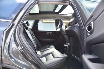 VOLVO XC60 2.0h T8 Twin Engine Recharge 11.6kWh Inscription Pro SUV 5dr Pet