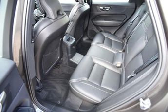 VOLVO XC60 2.0h T8 Twin Engine Recharge 11.6kWh Inscription Pro SUV 5dr Pet
