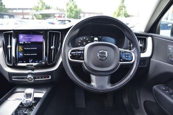 VOLVO XC60 2.0h T8 Twin Engine Recharge 11.6kWh Inscription Pro SUV 5dr Pet