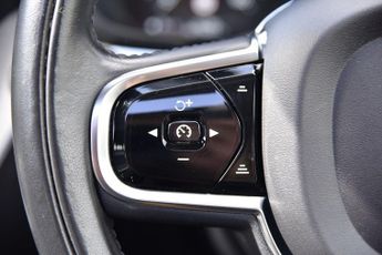 VOLVO XC60 2.0h T8 Twin Engine Recharge 11.6kWh Inscription Pro SUV 5dr Pet