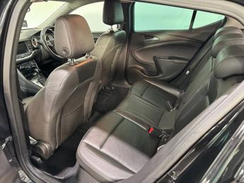 VAUXHALL ASTRA 1.4i Turbo Elite Nav Hatchback 5dr Petrol Auto Euro 6 (s/s) (150