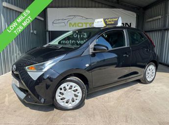 Toyota AYGO 1.0 VVT-i x-play Hatchback 5dr Petrol Manual Euro 6 (71 ps)