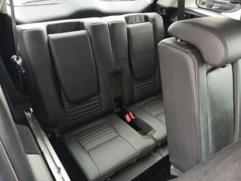 LAND ROVER DISCOVERY SPORT 2.0 TD4 HSE Dynamic Lux SUV 5dr Diesel Auto 4WD Euro 6 (s/s) (18