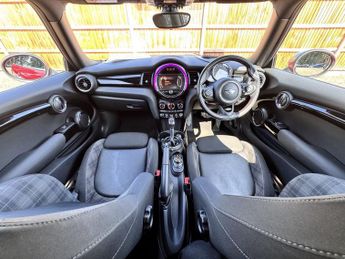 MINI HATCH 2.0 Cooper SD Hatchback 3dr Diesel Auto 6Spd Euro 6 (s/s) (170 p