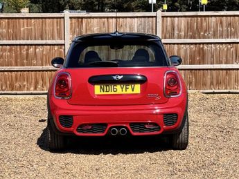 MINI HATCH 2.0 Cooper SD Hatchback 3dr Diesel Auto 6Spd Euro 6 (s/s) (170 p