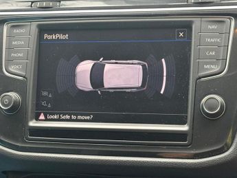 VOLKSWAGEN TIGUAN 2.0 TDI SE Navigation SUV 5dr Diesel DSG 4Motion Euro 6 (s/s) 