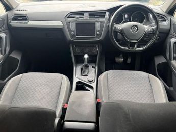 VOLKSWAGEN TIGUAN 2.0 TDI SE Navigation SUV 5dr Diesel DSG 4Motion Euro 6 (s/s) 