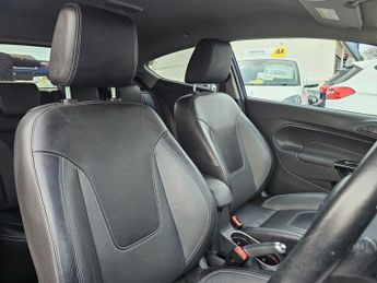 FORD FIESTA AUTOMATIC 1.0T EcoBoost Titanium Hatchback 3dr Petrol Powershift