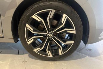 RENAULT CLIO 1.6 E-TECH Techno Hatchback 5dr Petrol Hybrid Auto Euro 6 (s/s) 