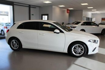 MERCEDES-BENZ A-CLASS 1.5 A180d SE Hatchback 5dr Diesel 7G-DCT Euro 6 (s/s) (116 ps)