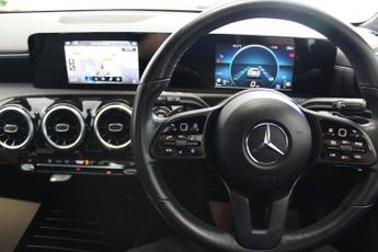 MERCEDES-BENZ A-CLASS 1.5 A180d SE Hatchback 5dr Diesel 7G-DCT Euro 6 (s/s) (116 ps)