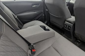 TOYOTA COROLLA 1.8 VVT-h Icon Tech Saloon 4dr Petrol Hybrid CVT Euro 6 (s/s) (1