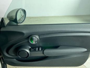 MINI CONVERTIBLE 1.5 Cooper Classic Convertible 2dr Petrol Steptronic Euro 6 (s/s