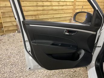 SUZUKI SWIFT 1.2 SZ4 Hatchback 5dr Petrol Auto Euro 5 (94 ps)