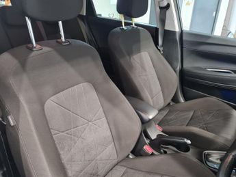HYUNDAI BAYON 1.0 T-GDI PREMIUM DCT MHEV 5d 99 BHP