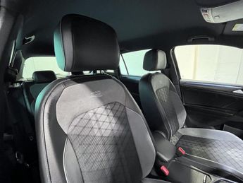 VOLKSWAGEN TIGUAN 1.5 R-LINE TSI DSG 5d 148 BHP