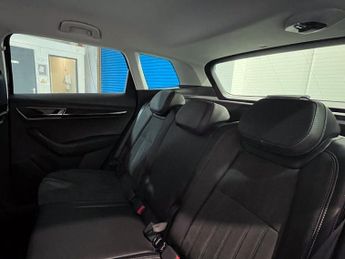 SKODA KAROQ 1.5 SE L TSI DSG 5d 148 BHP