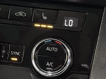 SKODA KAROQ 1.5 SE L TSI DSG 5d 148 BHP