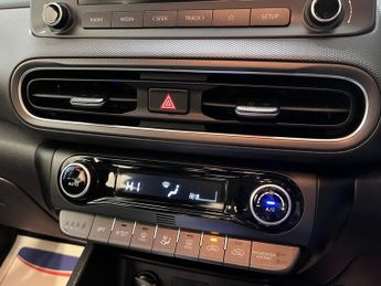 HYUNDAI KONA 1.6 GDI SE CONNECT 5d 140 BHP