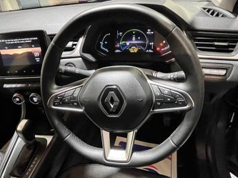 RENAULT CAPTUR 1.6 E-TECH Iconic Edition SUV 5dr Petrol Hybrid Auto Euro 6 (s/s