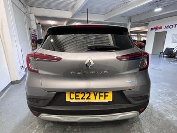 RENAULT CAPTUR 1.6 E-TECH Iconic Edition SUV 5dr Petrol Hybrid Auto Euro 6 (s/s
