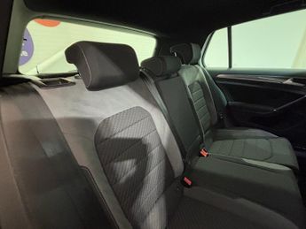VOLKSWAGEN GOLF 1.5 TSI EVO R-Line Edition Hatchback 5dr Petrol DSG Euro 6 (s/s)