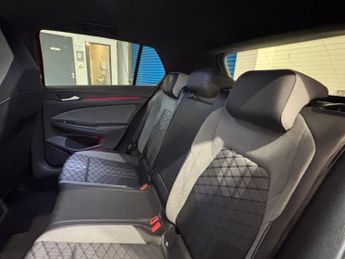 VOLKSWAGEN GOLF 1.5 eTSI MHEV R-Line Hatchback 5dr Petrol Hybrid DSG Euro 6 (s/s