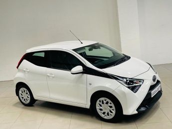 TOYOTA AYGO 1.0 VVT-i x-play Hatchback 5dr Petrol x-shift Euro 6 (Safety Sen