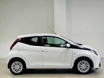 TOYOTA AYGO 1.0 VVT-i x-play Hatchback 5dr Petrol x-shift Euro 6 (Safety Sen