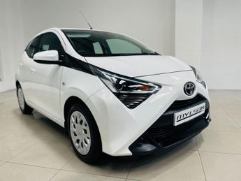 TOYOTA AYGO 1.0 VVT-i x-play Hatchback 5dr Petrol x-shift Euro 6 (Safety Sen