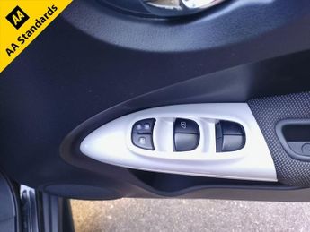 NISSAN JUKE 1.6 N-Connecta SUV 5dr Petrol XTRON Euro 6 (117 ps)