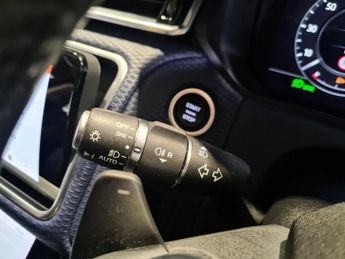 LAND ROVER RANGE ROVER VELAR 2.0 D240 SE SUV 5dr Diesel Auto 4WD Euro 6 (s/s) (240 ps)